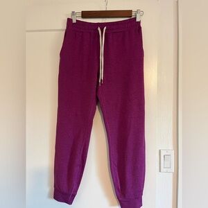 Vuori limited edition magenta heather Performance jogger